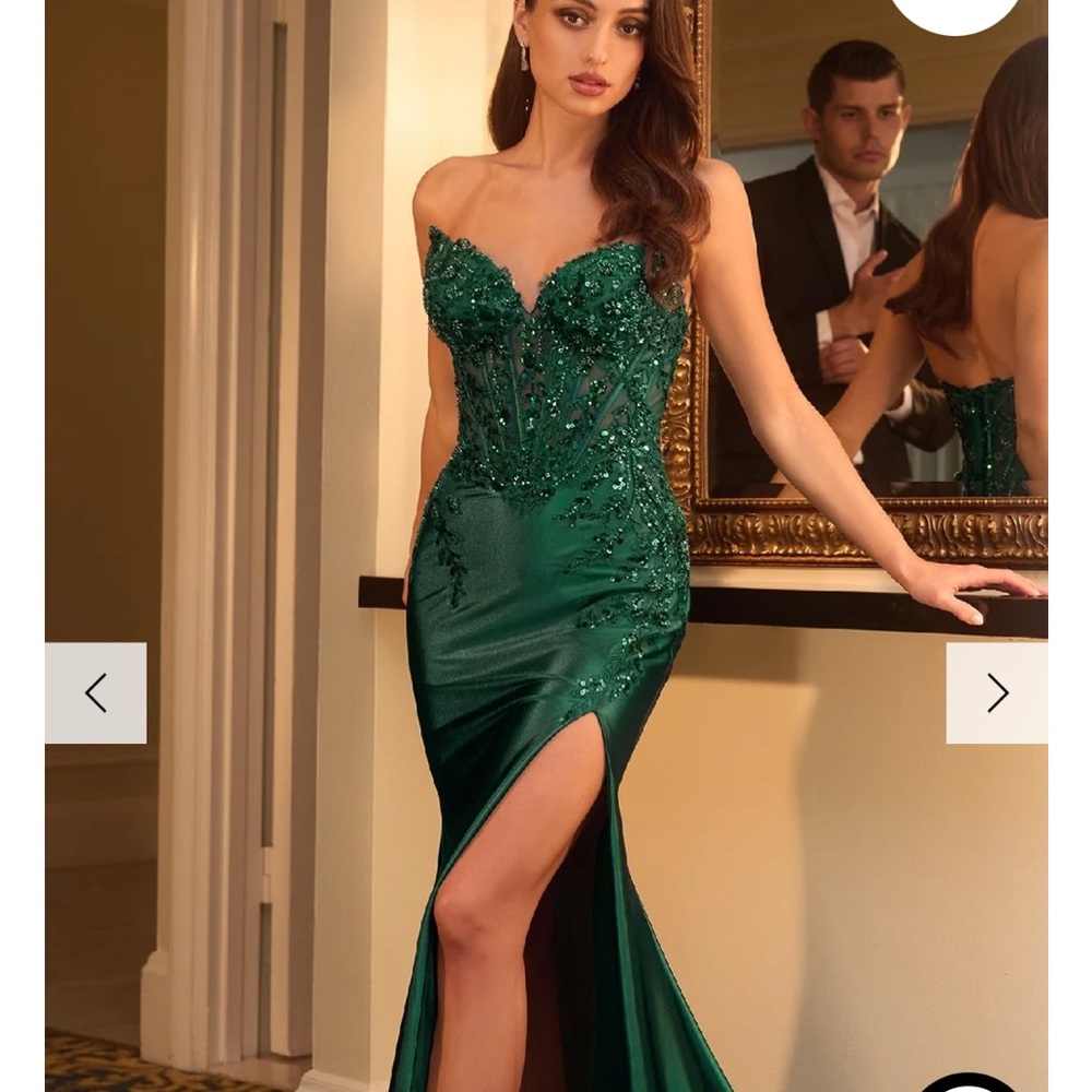 Elegant Green Evening Gown